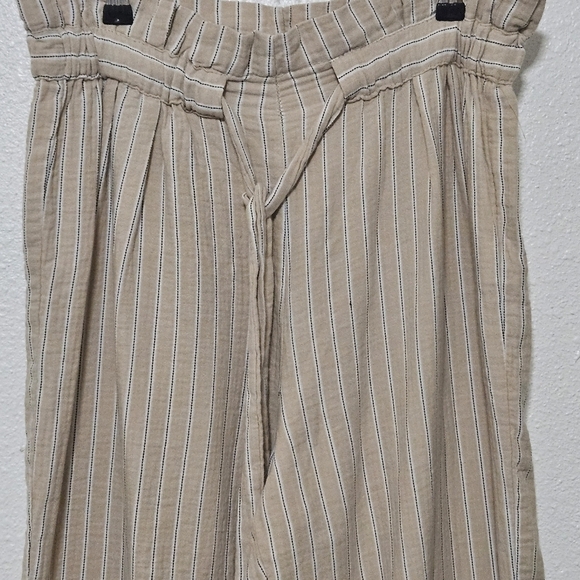 Heroes and Dreamers wide leg pull on pants with belt size medium - Picture 2 of 13